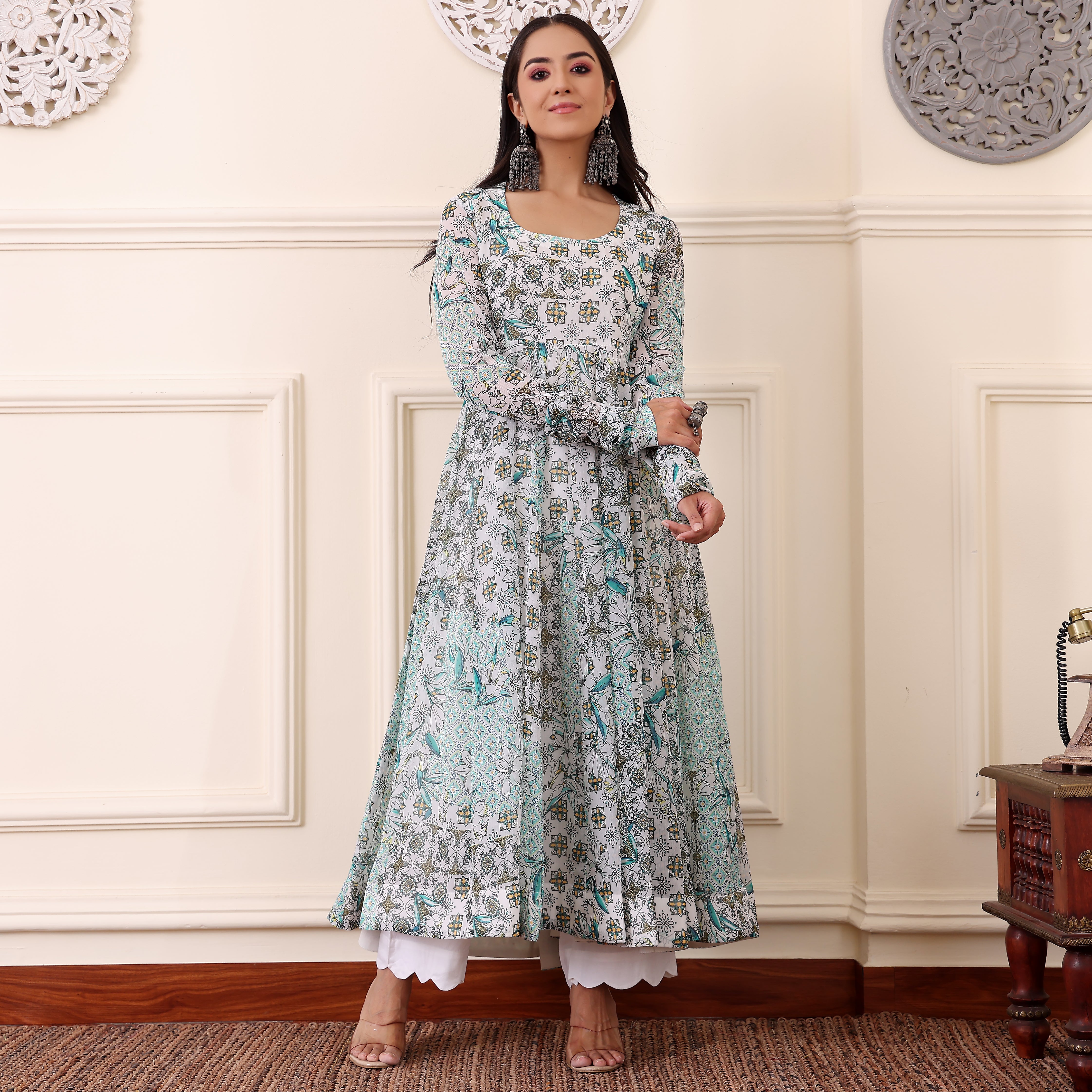 Minari Georgette Kalidar kurta