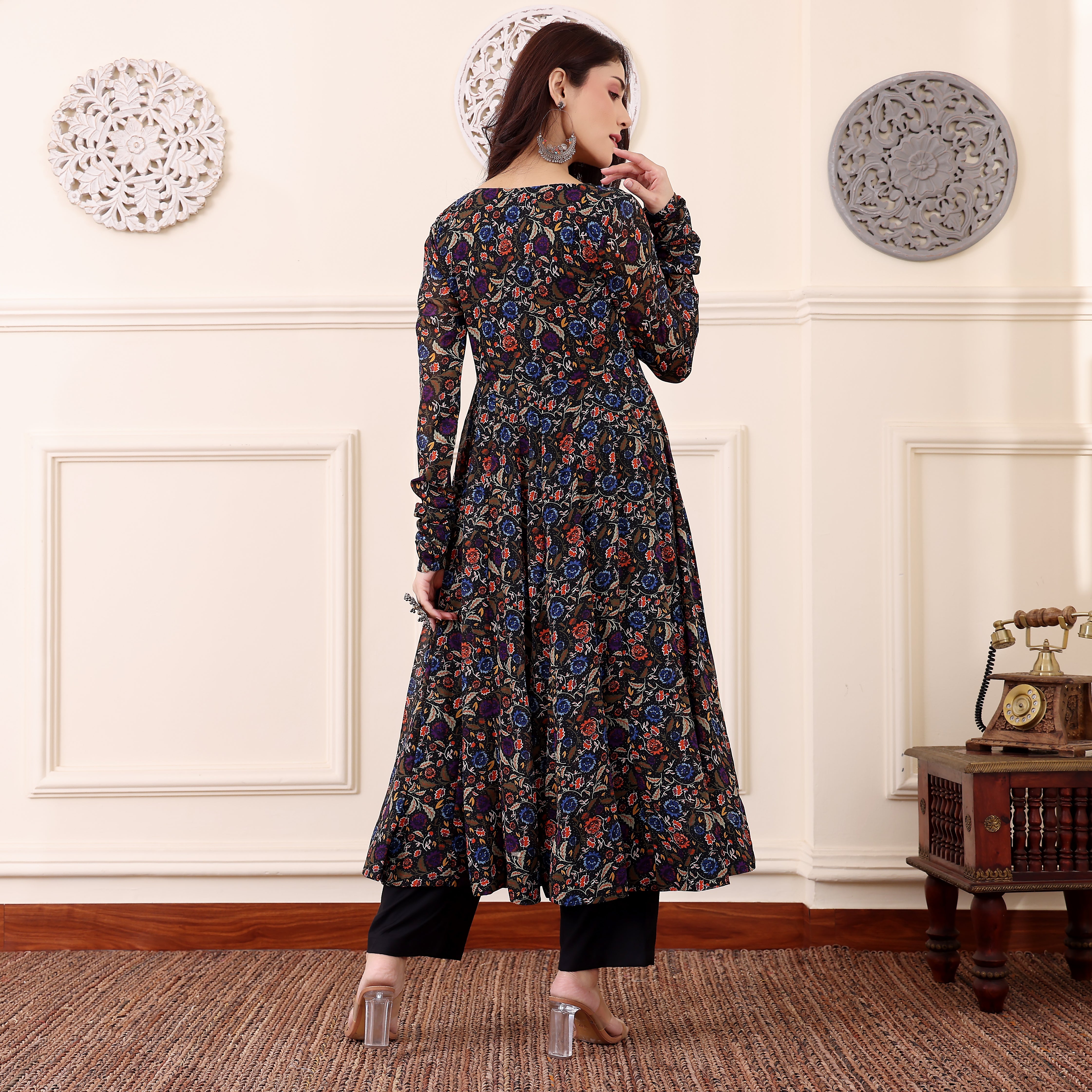 Kanisha Georgette Kalidaar Kurta