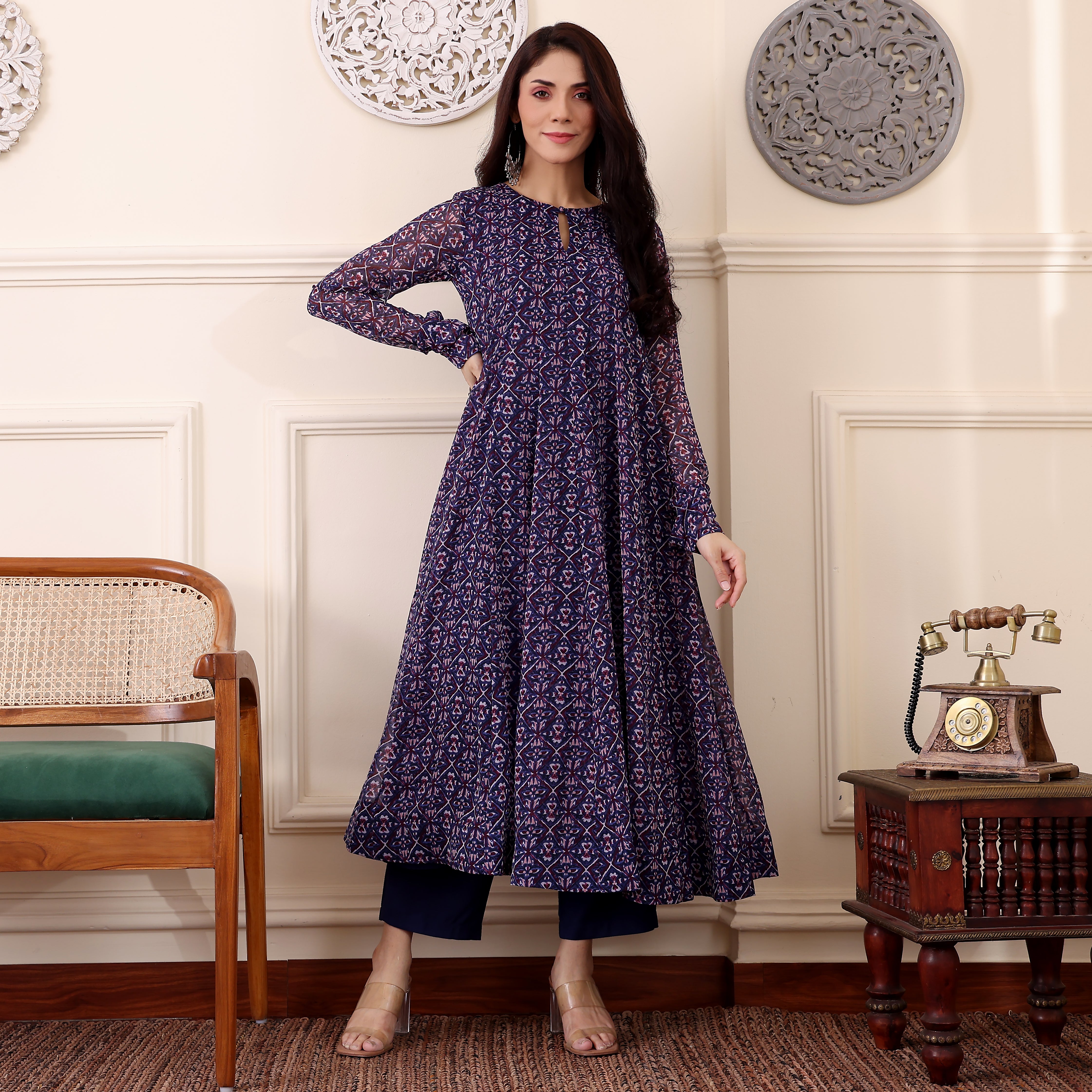 Varika  Kalidar Georgette Kurta