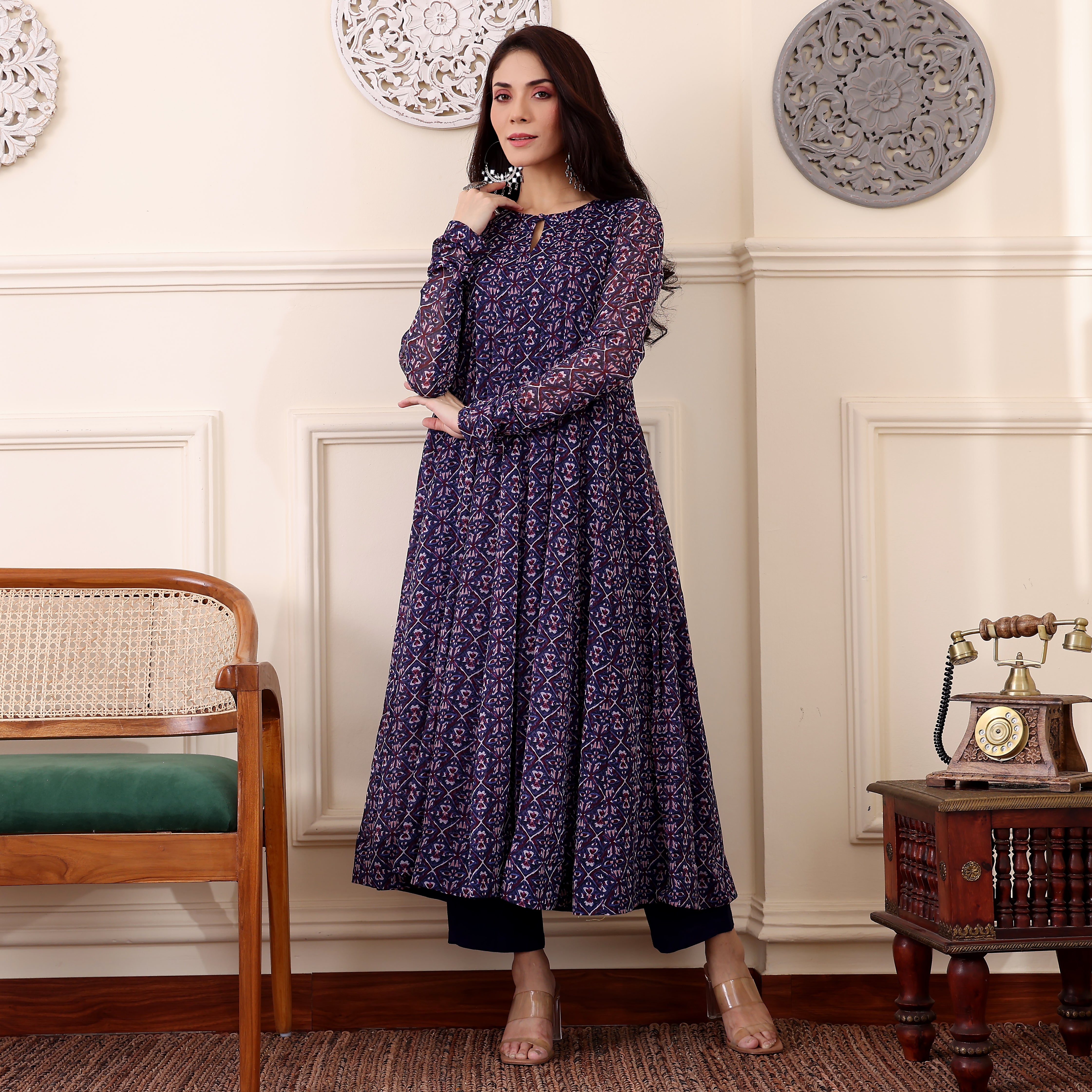 Varika  Kalidar Georgette Kurta