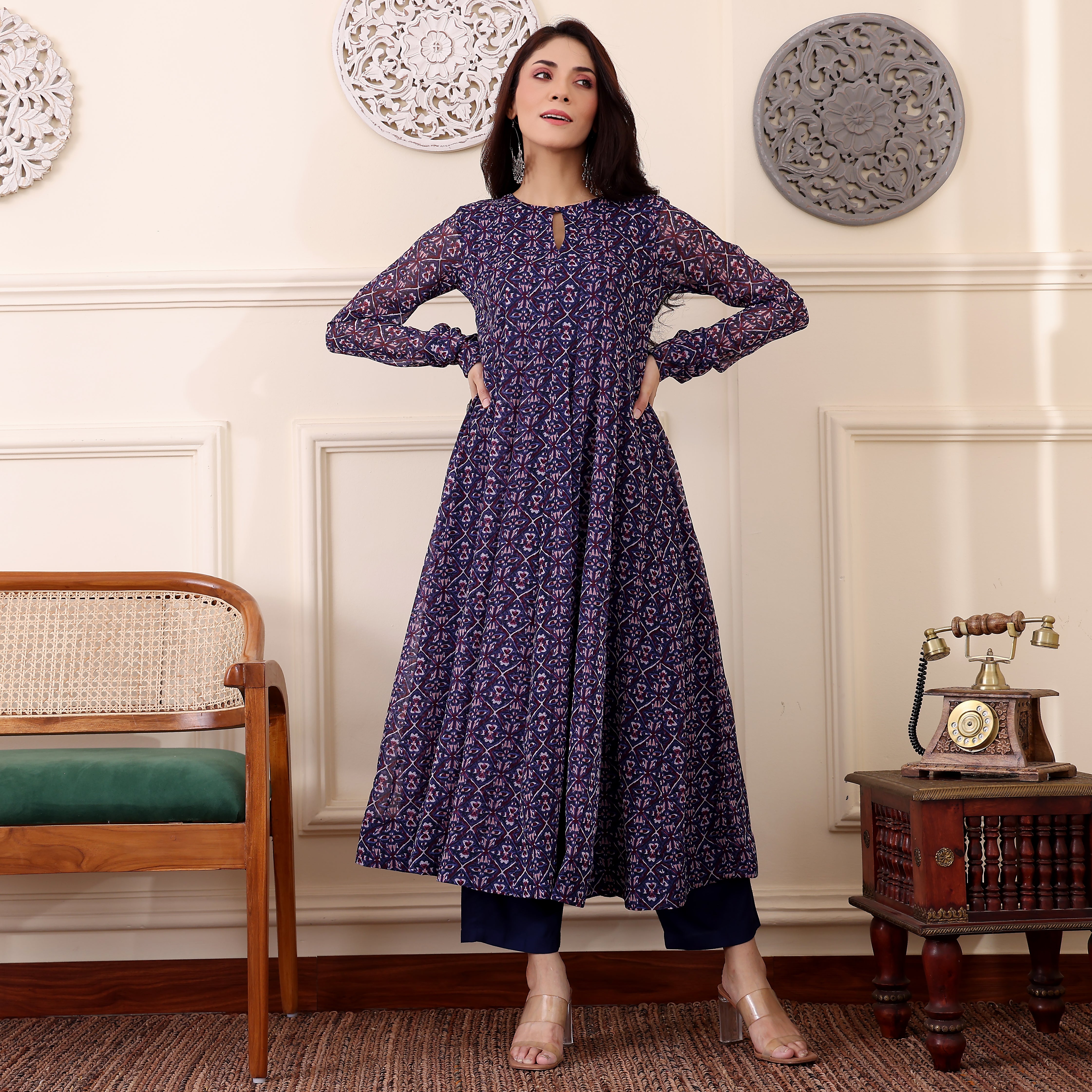 Varika  Kalidar Georgette Kurta