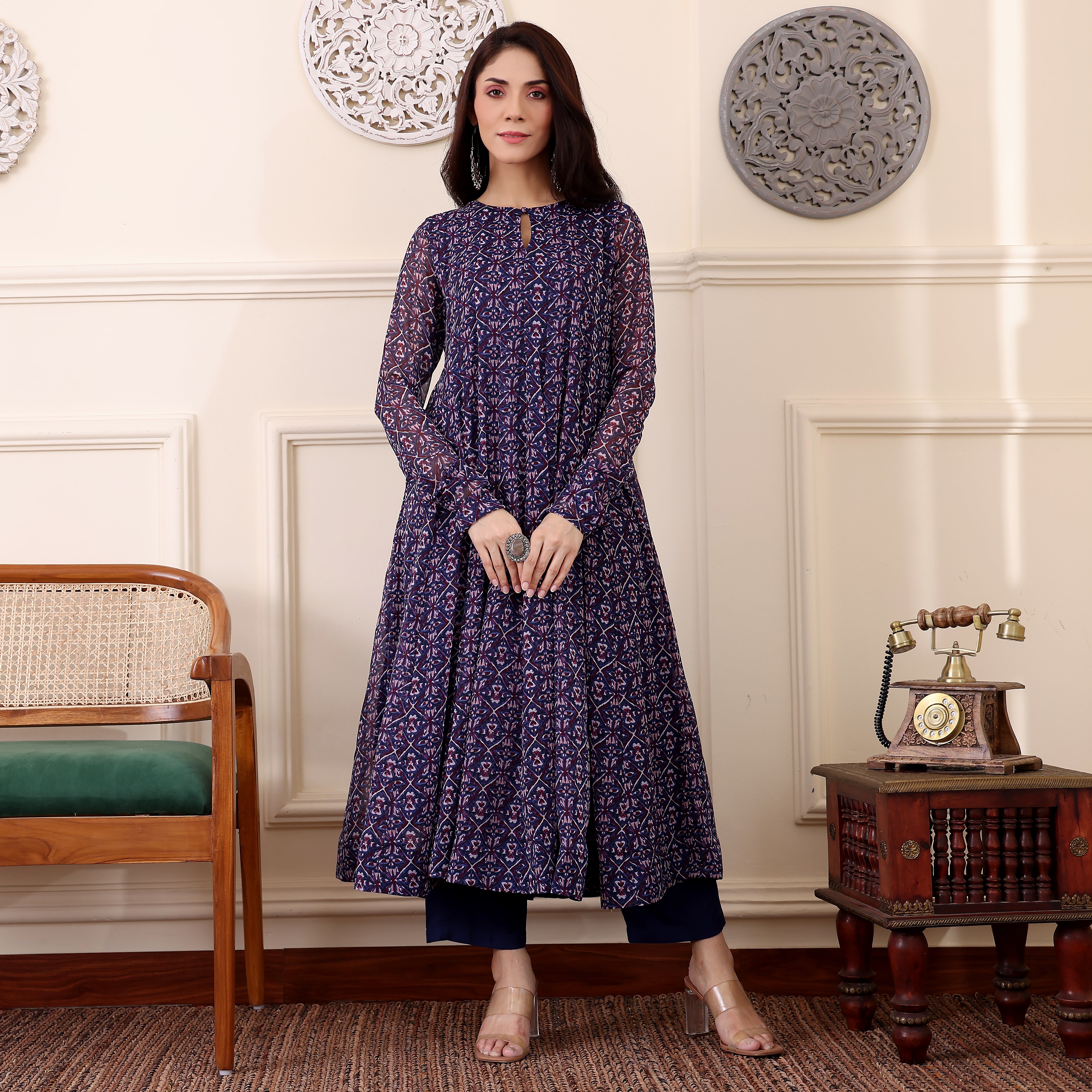 Varika  Kalidar Georgette Kurta