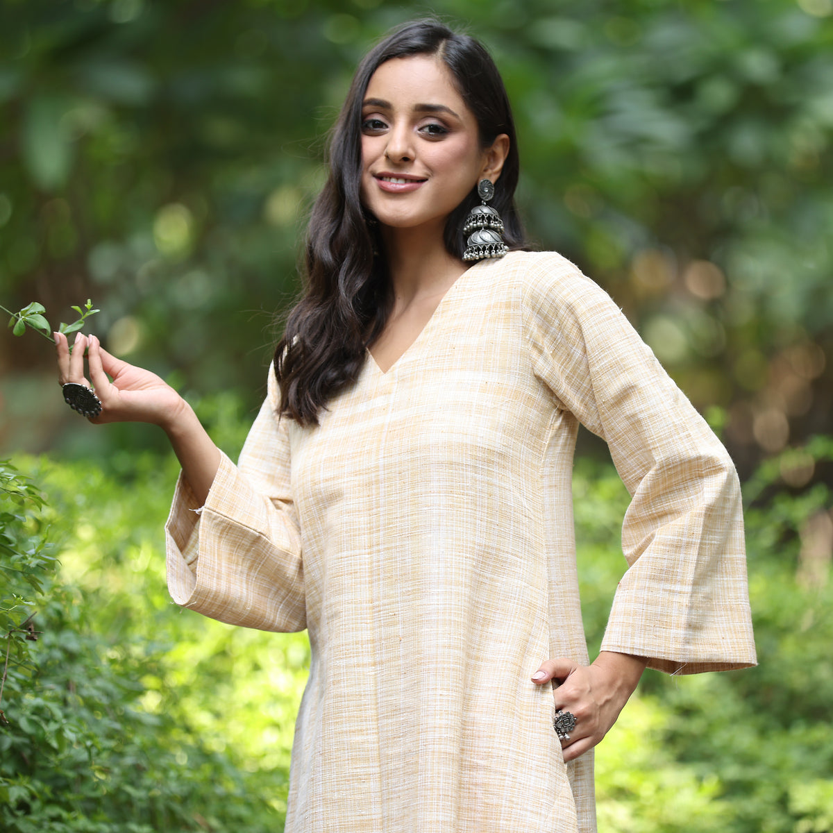 Anisha set
