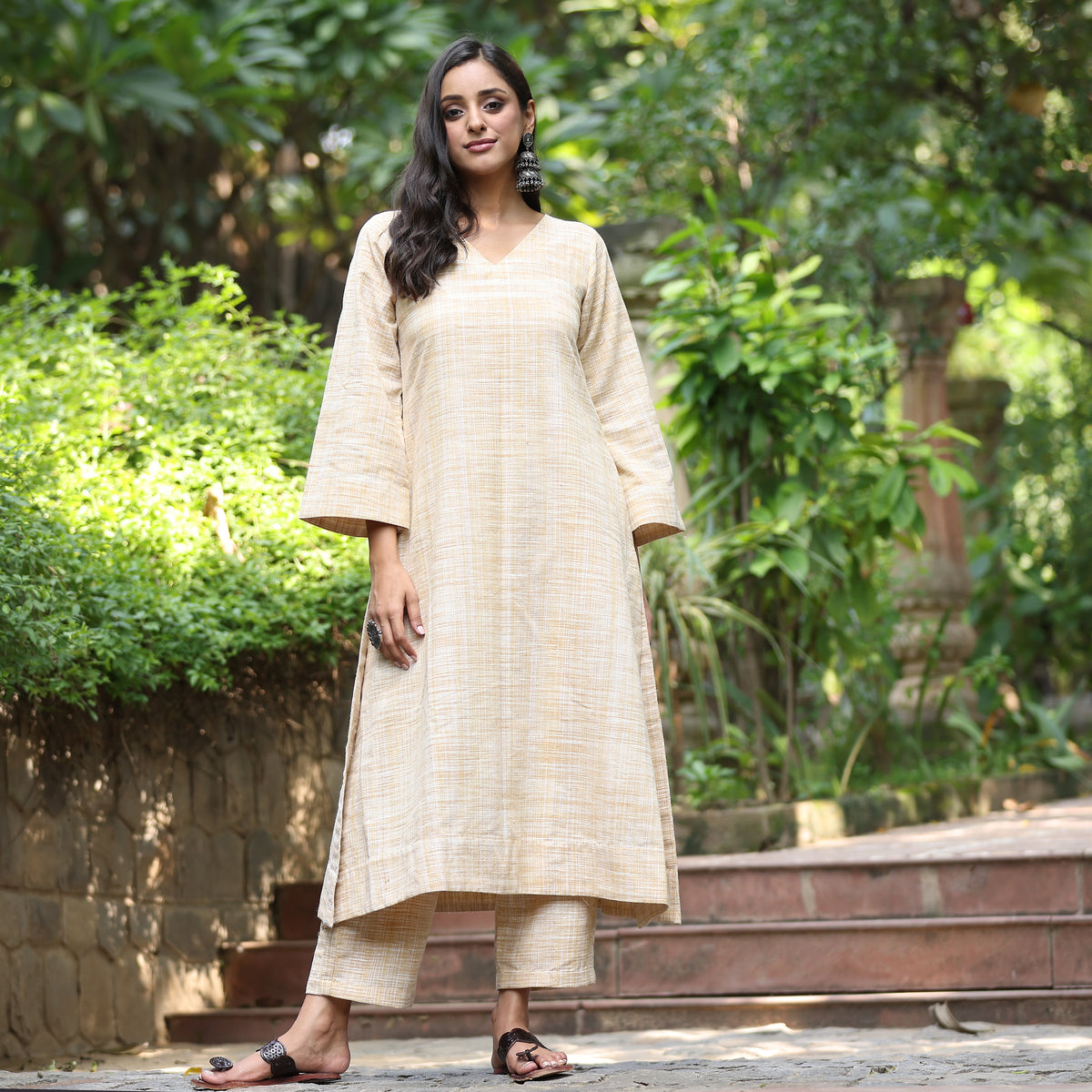 Anisha set