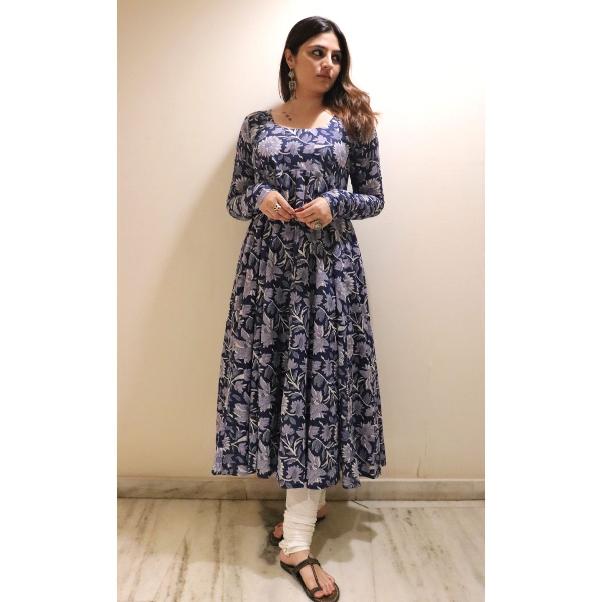 Nivisha Kameez