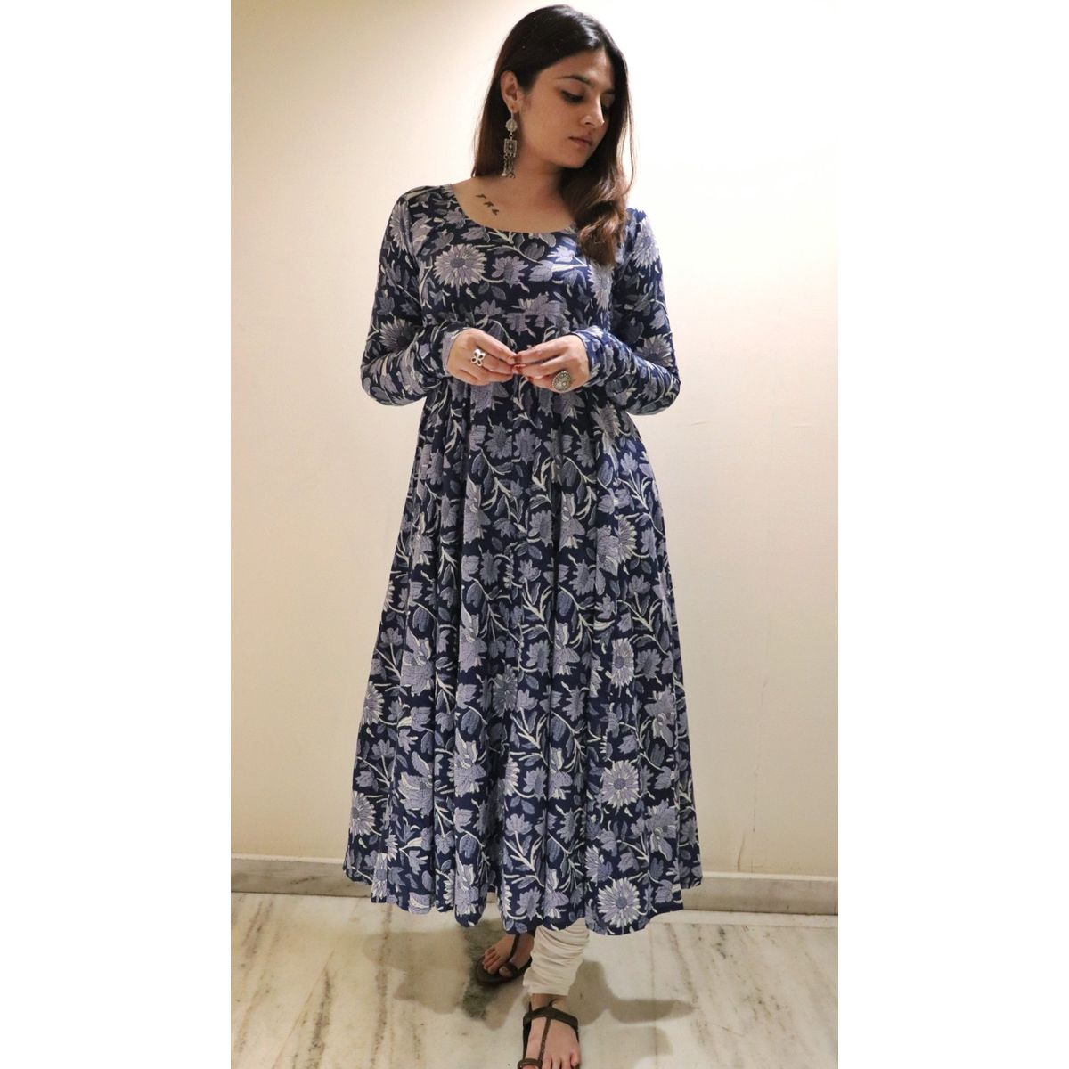 Nivisha Kameez