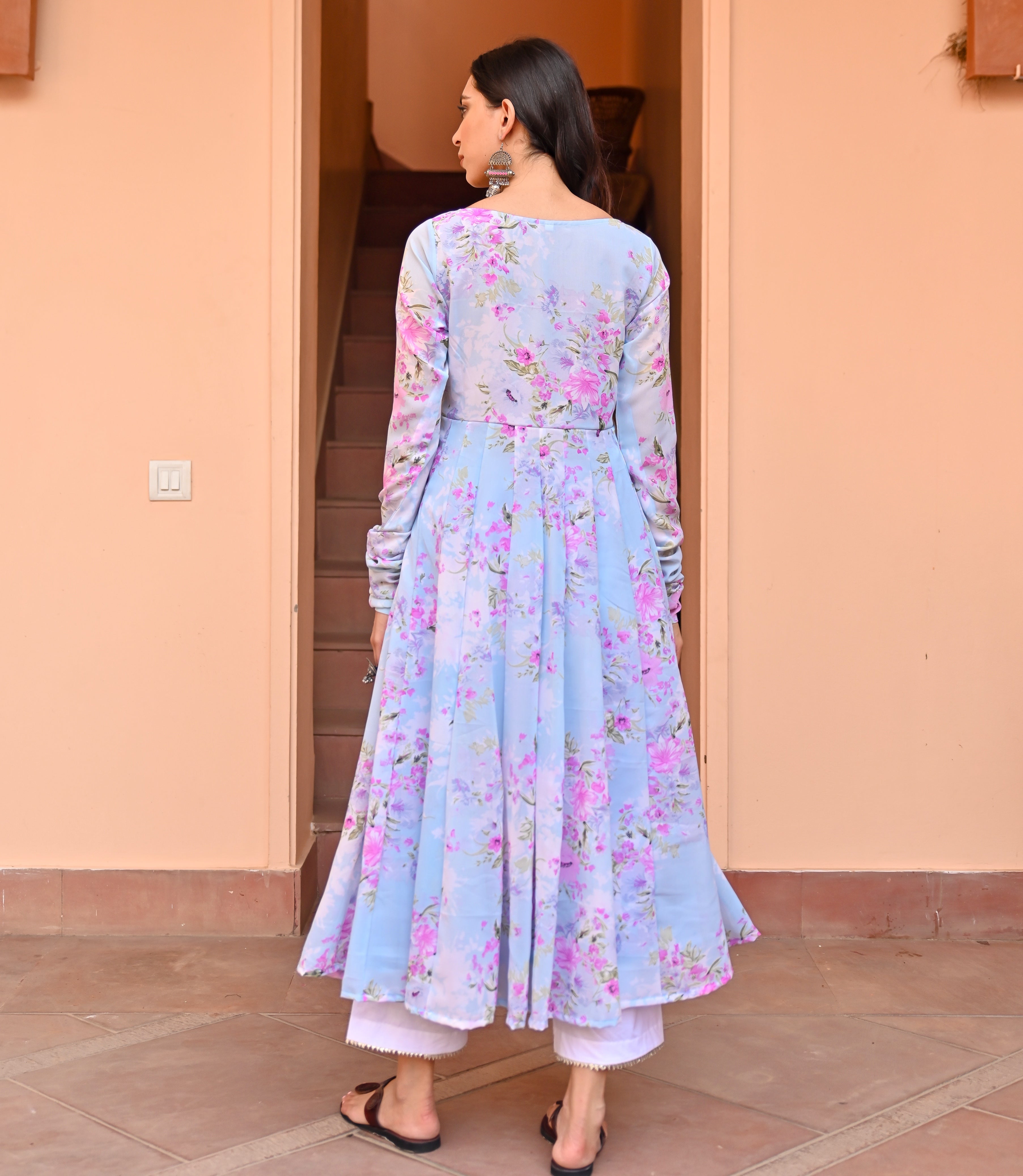 Kavisha kameez