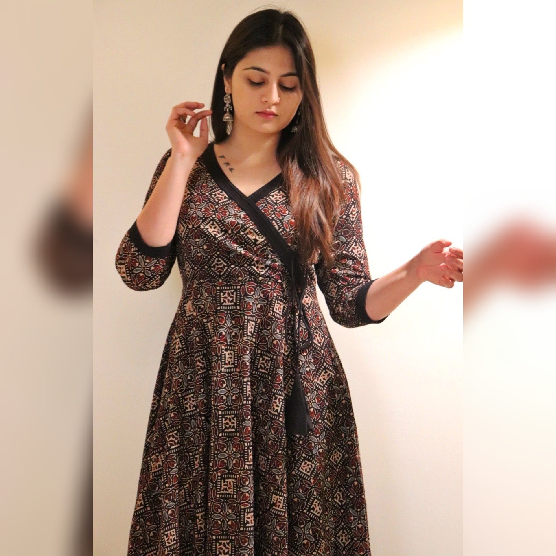 Pratima Ajrkah Kameez